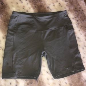 ✨AVIA GREEN ATHLETIC BIKER SHORTS✨